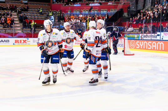 Växjös Gustav Rydahl har gjort 2-0 och jublar