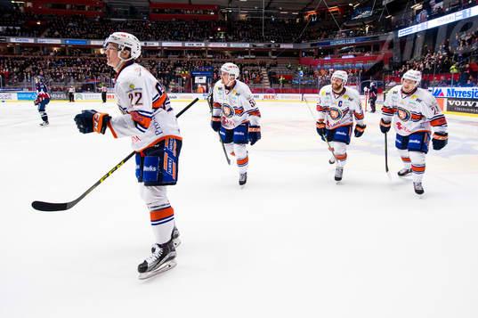 Växjös Gustav Rydahl har gjort 2-0 och jublar