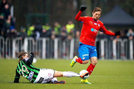 GAIS Danny Ervik  glidtacklat Helsingborgs Martin