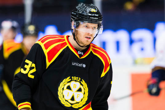 Brynäs Nick Johnson ser deppig ut