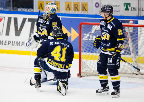 s målvakt Fredrik Pettersson-Wentzel, Chris Campoli och