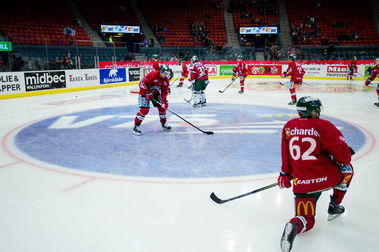 Frölunda värmer upp innan en ishockeymatch i SHL mellan