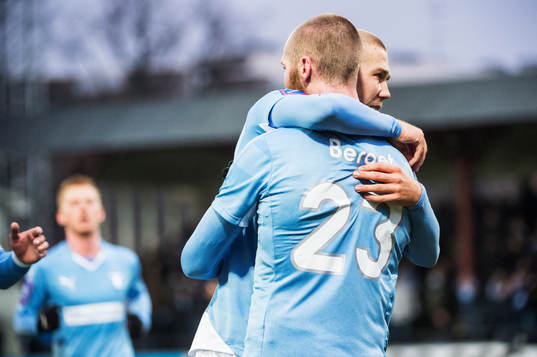 Malmö FFs Anton Tinnerholm jublar åt Jo Inge Berget