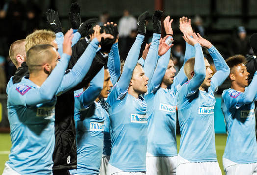 Malmö FFs Oscar Lewicki  jublar med lagkamraterna