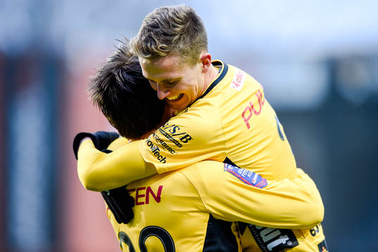 Elfsborgs Jesper Manns och Viktor Prodell jublar