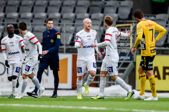 Assyriskas spelare jublar