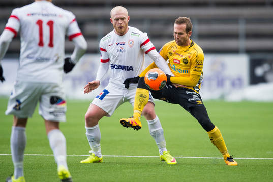 Elfsborgs Anders Randrup och Assyriskas Ken Fagerberg
