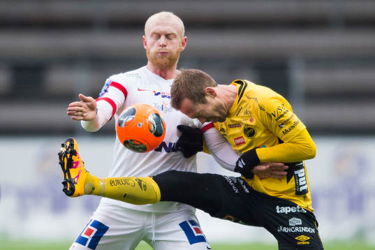 Elfsborgs Anders Randrup och Assyriskas Ken Fagerberg