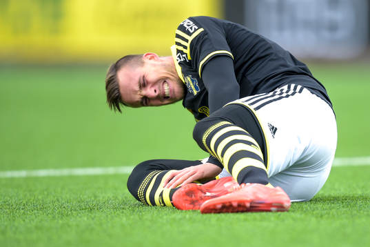 s Fredrik Brustad har ont