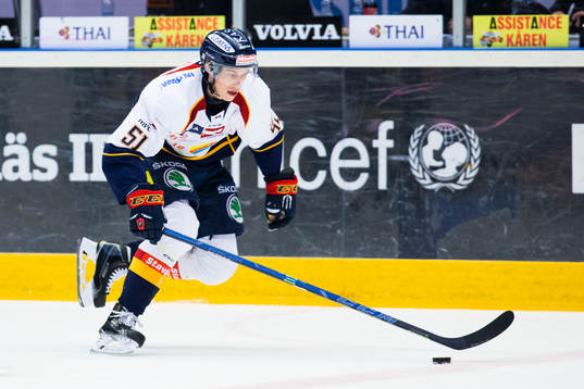 Djurgårdens Robin Alvarez med pucken