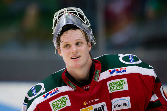 Frölundas målvakt Lars Johansson glad