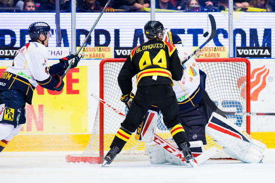Brynäs Jacob Blomqvist gör 2-3 bakom  Djurgårdens
