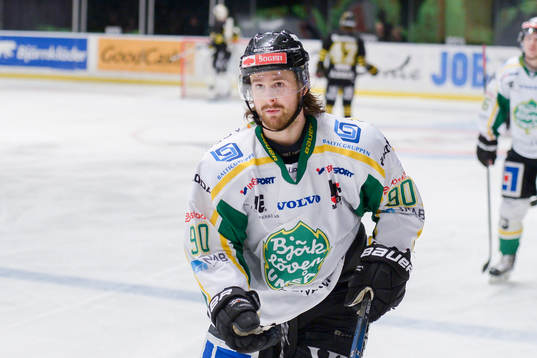 Björklövens Alex Hutchings jublar