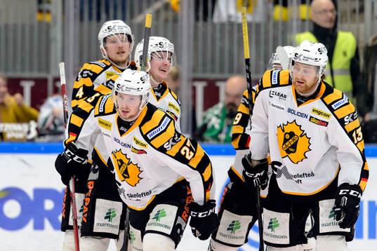 Skellefteås Martin Lundberg jublar