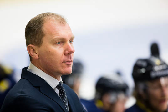 s tränare Johan Lindbom