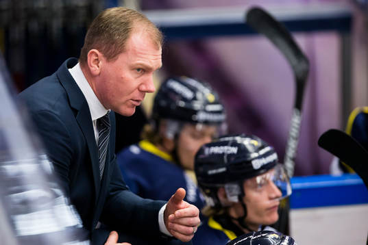 s tränare Johan Lindbom