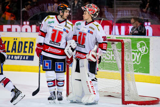 Örebros Alexander Hellström och målvakt Henrik Lundberg