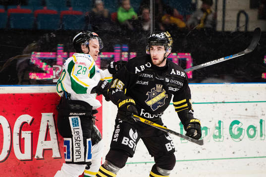 s Jonathan Andersson