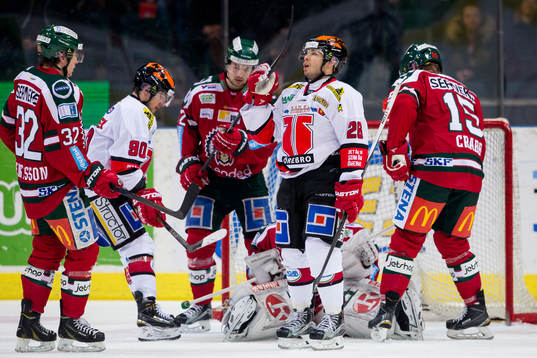 Örebros Greg Squires deppar