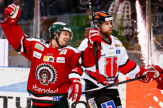 Frölundas Patrik Carlsson  jublar