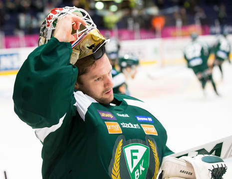 Färjestads målvakt Lars Haugen deppar