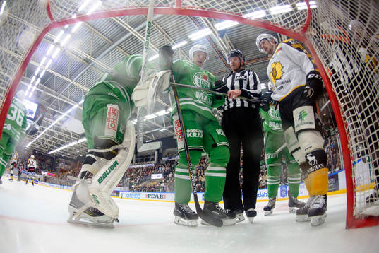 Rögles Jesper Williamsson och Skellefteås Martin Lundberg