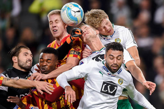 Syrianskas målvakt Dejan Garaca , Success Chimakpa Nwousu
