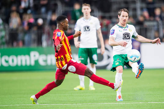 Syrianskas Success Chimakpa Nwousu och Hammarbys Johan