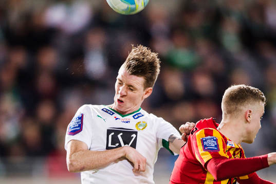 Hammarbys Birkir Már Saevarsson och Syrianskas Victor