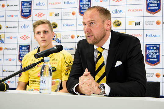 Elfsborgs manager Magnus Haglund med nyförvärv Joakim