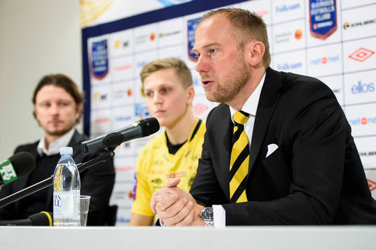 Elfsborgs manager Magnus Haglund med nyförvärv Joakim