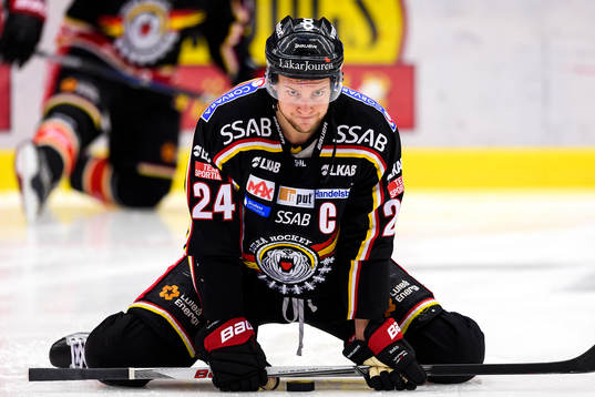 Luleås Johan Harju på uppvärmningen