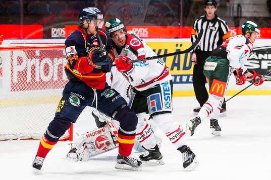 Djurgårdens Daniel Brodin och Frölundas Henrik Tömmernes