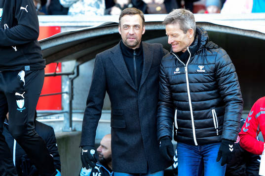 Malmö FFs tränare Allan Kuhn och Ålborgs tränare Lars