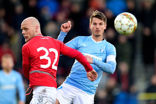 Ålborgs Kasper Pedersen och Malmö FFs Markus Rosenberg