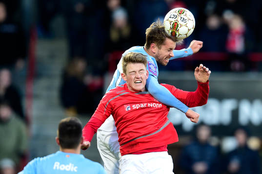 Ålborgs Nicolaj Thomsen i nickduell med Malmö FFs Kári
