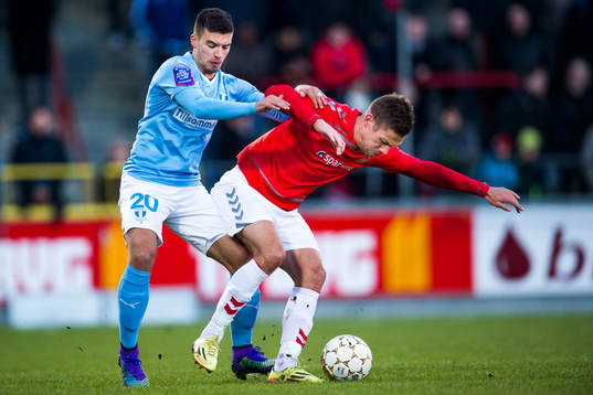Malmö FFs Vladimir Rodic och Ålborgs Kasper Risgård