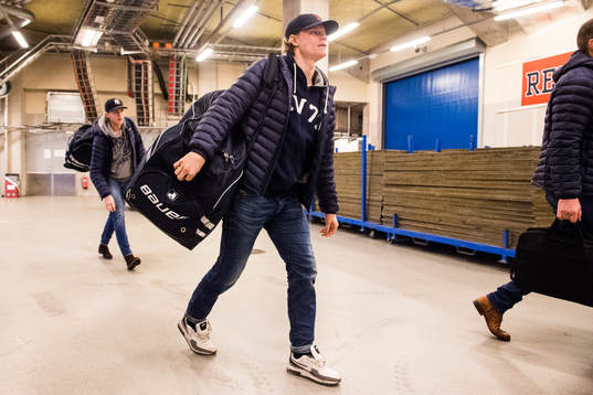 s Anton Bengtsson anländer