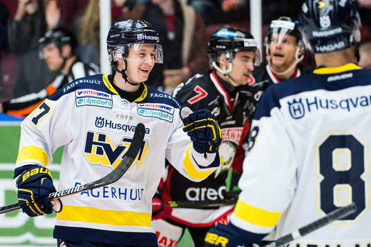 s Christoffer Törngren jublar