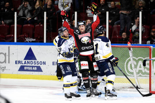 Malmö Redhawks Mathias Tjärnqvist jublar
