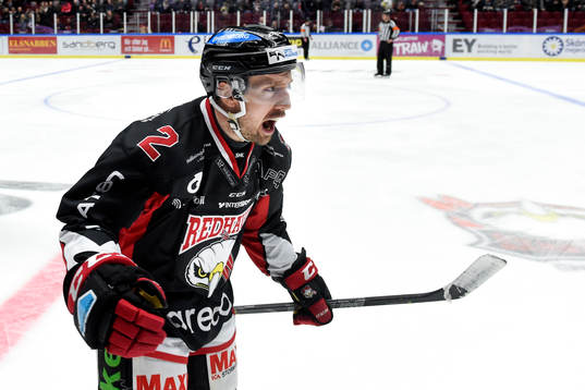 Malmö Redhawks Erik Andersson jublar