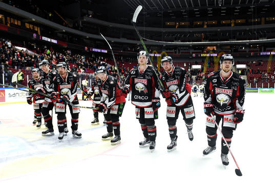 Malmö Redhawks spelare jublar