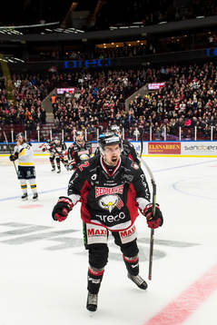 Malmö Redhawks Erik Andersson jublar