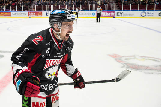 Malmö Redhawks Erik Andersson jublar