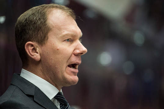 s tränare Johan Lindbom
