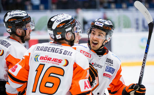 Karlskronas Riley Holzapfel jublar