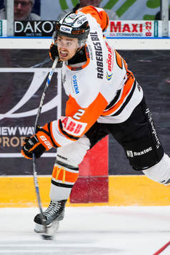 Karlskronas Robin Gartner skjuter