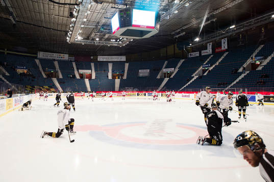 s spelare värmer upp