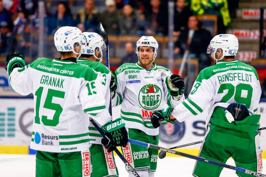 Rögles Patrik Cehlin jublar