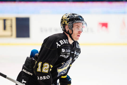 s Fredrik Hynning jublar
